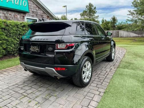 Santorini Black Metallic 2017 Land Rover Range Rover Evoque SE