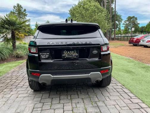 Santorini Black Metallic 2017 Land Rover Range Rover Evoque SE