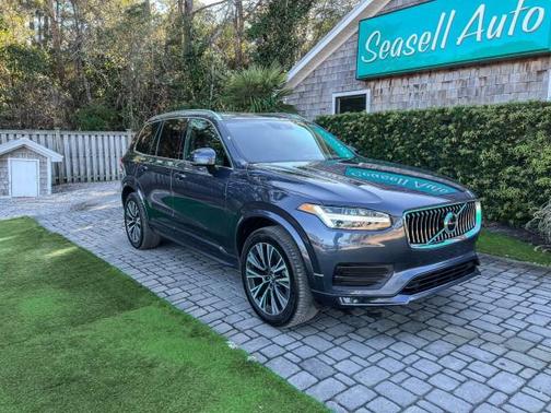 2022 Volvo XC90 T5 Momentum
