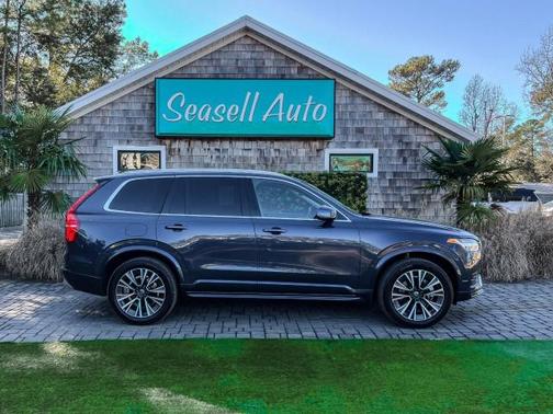 2022 Volvo XC90 T5 Momentum