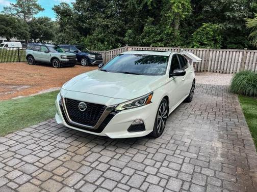 Pearl White Tricoat 2021 Nissan Altima SR VC-Turbo FWD
