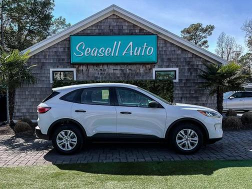 Oxford White 2022 Ford Escape S SUV