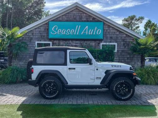Bright White Clearcoat 2021 Jeep Wrangler Willys