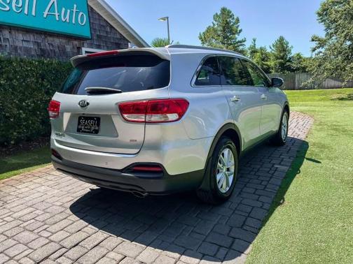 Sparkling Silver 2016 Kia Sorento LX