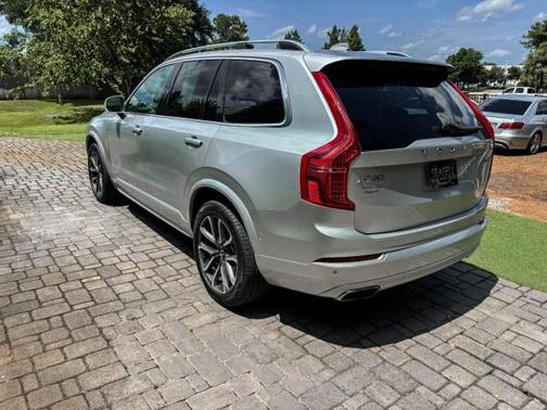 Bright Silver Metallic 2019 Volvo XC90 T6 Momentum