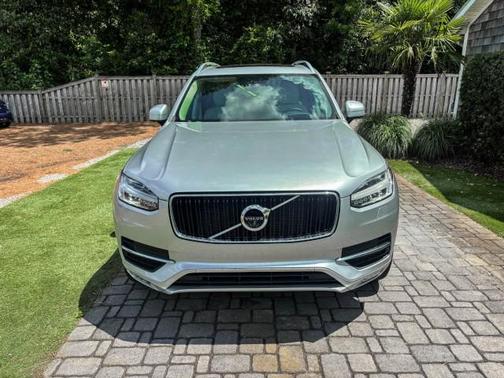Bright Silver Metallic 2019 Volvo XC90 T6 Momentum