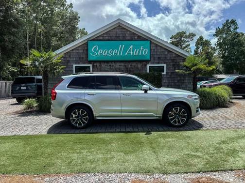 Bright Silver Metallic 2019 Volvo XC90 T6 Momentum