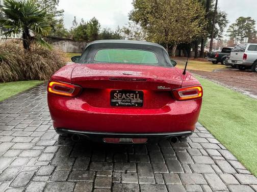 2017 FIAT 124 Spider Base