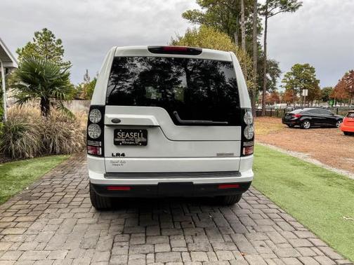 2016 Land Rover LR4 Base