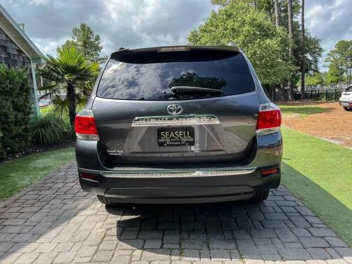 Magnetic Gray Metallic 2013 Toyota Highlander Limited