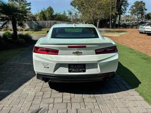 Summit White 2018 Chevrolet Camaro 2LT