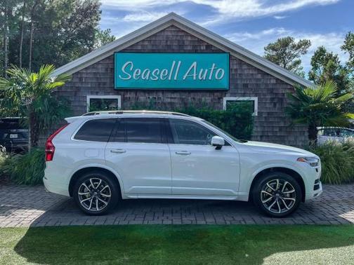Ice White 2018 Volvo XC90 T6 Momentum