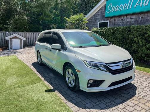 White Diamond Pearl 2019 Honda Odyssey EX-L w/Navigation/RES