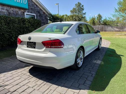 2015 Volkswagen Passat 1.8T Limited Edition