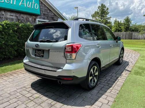 Ice Silver Metallic 2018 Subaru Forester 2.5i Limited