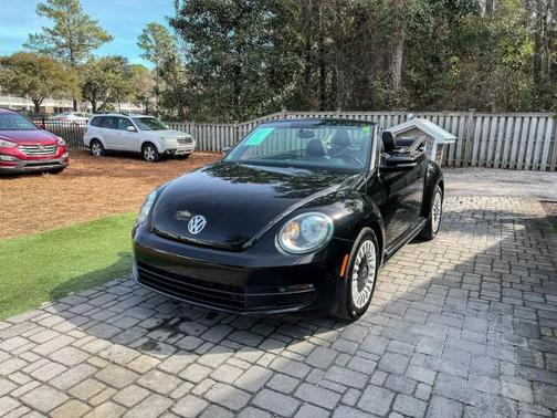 2014 Volkswagen Beetle Auto 1.8T w/Tech