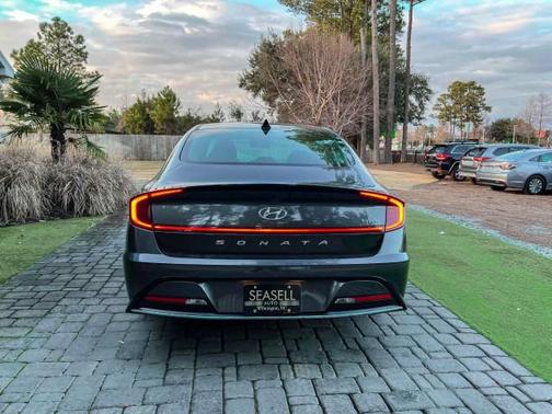 2022 Hyundai SONATA Hybrid SE