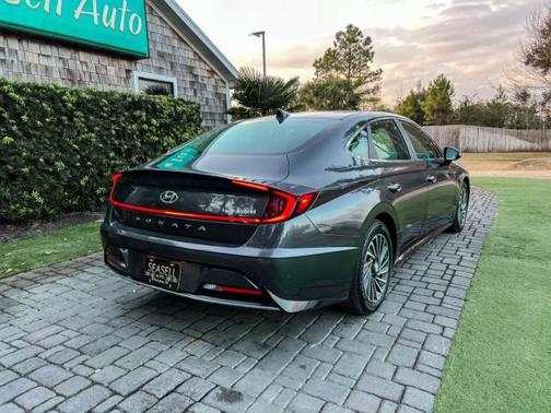 2022 Hyundai SONATA Hybrid SE