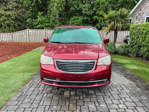 Brilliant Black Crystal Pearlcoat 2013 Chrysler Town & Country Touring