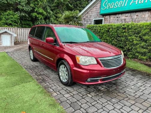 Brilliant Black Crystal Pearlcoat 2013 Chrysler Town & Country Touring