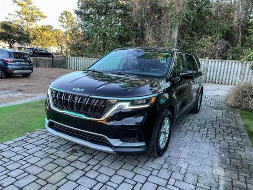 2024 Kia Carnival LX