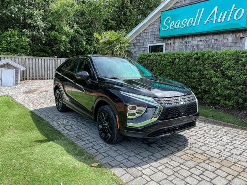 Labrador Black Pearl 2023 Mitsubishi Eclipse Cross LE