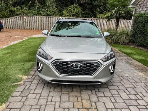 2022 Hyundai IONIQ Hybrid Limited