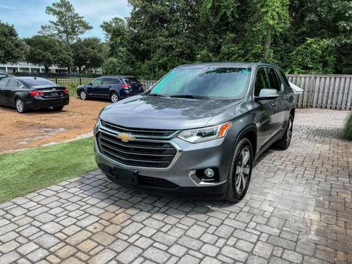 Satin Steel Metallic 2019 Chevrolet Traverse LT Leather