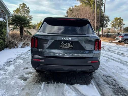 2022 Kia Sorento LX