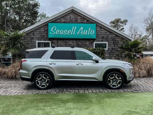 Typhoon Silver 2023 Hyundai PALISADE SEL SUV