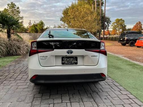 2019 Toyota Prius L