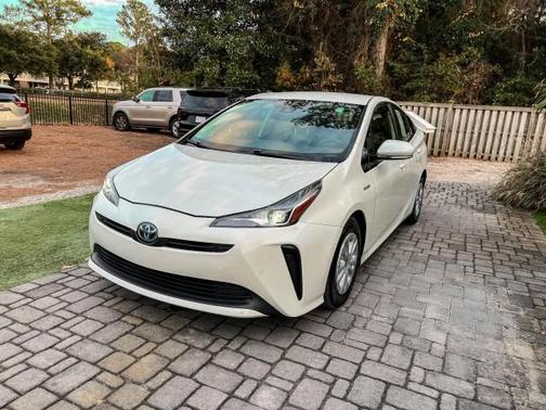 2019 Toyota Prius L