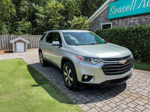 Silver Ice Metallic 2019 Chevrolet Traverse LT Leather