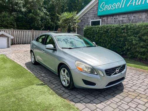 Silver Metallic 2013 Volvo S60 T5