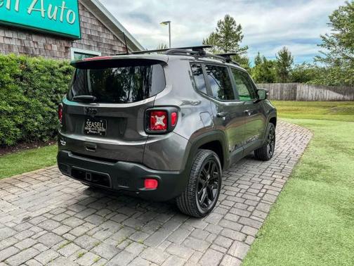 Granite Crystal Metallic Clearcoat 2018 Jeep Renegade Altitude