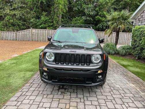 Granite Crystal Metallic Clearcoat 2018 Jeep Renegade Altitude