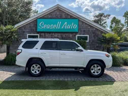 Super White 2016 Toyota 4Runner SR5