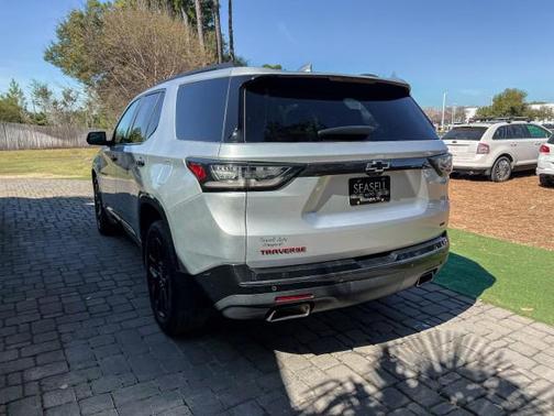 Silver Ice Metallic 2019 Chevrolet Traverse Premier