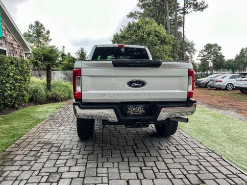 Oxford White 2018 Ford F-250 XL