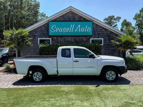 Super White 2015 Toyota Tacoma Base