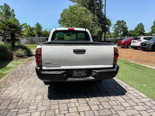 Super White 2015 Toyota Tacoma Base