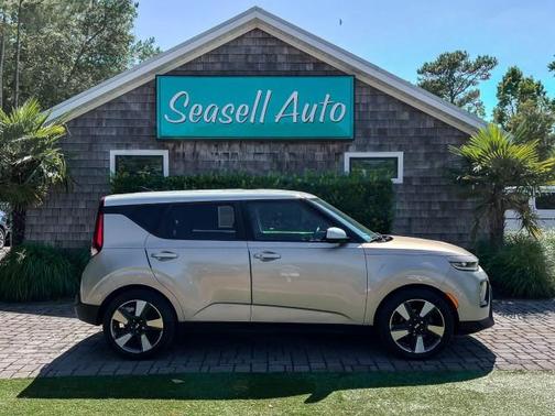 Platinum Gold 2020 Kia Soul EX