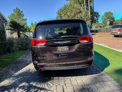 2018 Chrysler Pacifica Touring-L