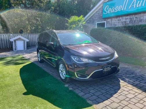2018 Chrysler Pacifica Touring-L