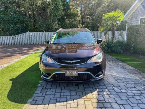 2018 Chrysler Pacifica Touring-L
