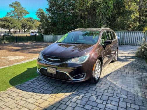 2018 Chrysler Pacifica Touring-L