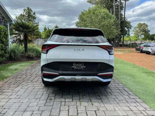Glacial White Pearl 2023 Kia Sportage EX