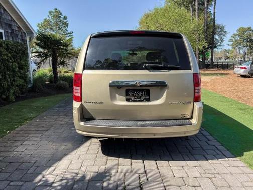 2010 Chrysler Town & Country Touring