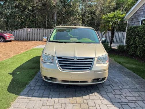 2010 Chrysler Town & Country Touring