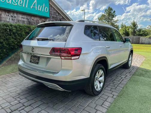 Reflex Silver Metallic 2019 Volkswagen Atlas 2.0T SE w/Technology